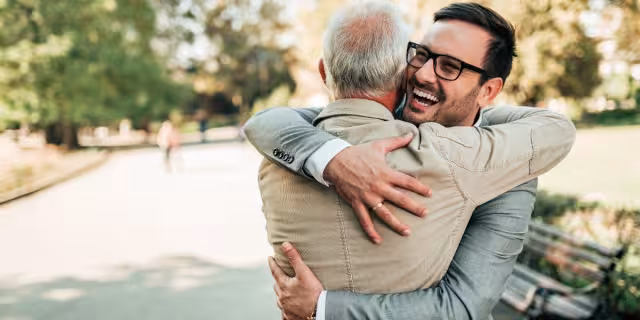 Una de las mejores medicinas son la abrazoterapia. Foto: Especial
