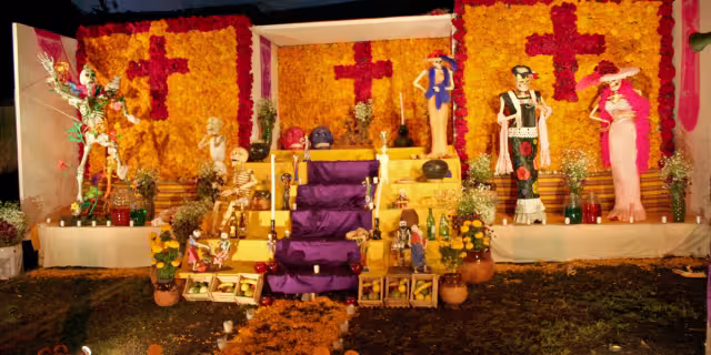 El altar de Día de Muertos se coloca en los últimos días de octubre. Foto: Especial