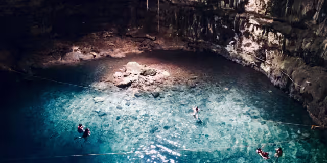 El poder nadar en un cenote es mágico en si, pero también se pueden tomar fotos fantástica. Foto: Especial