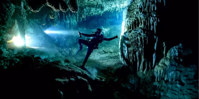 La entrada al inframundo Maya. Foto: Instagram @cinthyasolis