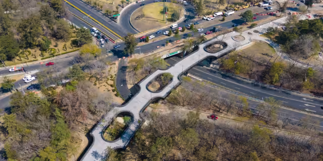 Así luce desde las alturas gran parte de puente. Foto: Especial