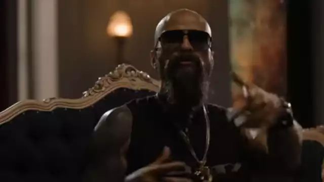 Se trata del último video musical que estrenó hace cuatro días el rapero regiomontano. Foto: Youtube Cartel de Santa