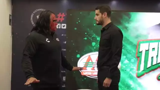 Careo entre Adrián Marcelo y Chessman en el evento previo a Triplemania 31