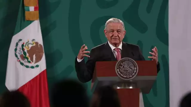 AMLO informó que realizará una gira por todo el país con sus secretarios de estado, para explicar a la población en qué consiste la reforma eléctrica
