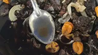 Morcilla, el delicioso platillo yucateco hecho con sangre;  ¿la probarías?