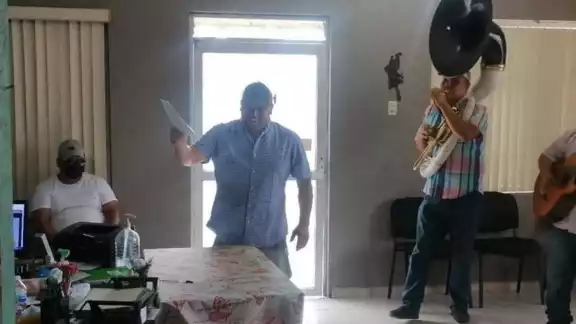 El clip cuenta con más de 10 mil reacciones en Facebook. Foto: Especial