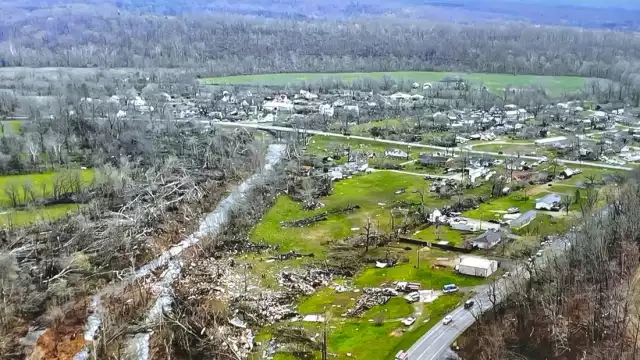 Confirman la muerte de al menos cinco personas por tormenta con tornados en Missouri
