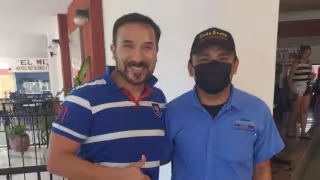 Luis Manuel Ávila se tomó fotografías con sus seguidores de Motul, Yucatán