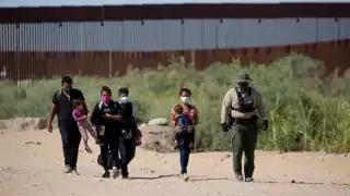 EU reporta al menos 15 mil migrantes detenidos durante los primeros tres días sin el Título 42