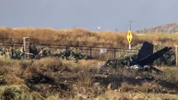 Un avión Cessna se estrella durante intento de aterrizaje en California; hay seis muertos
Un avión Cessna se estrella durante intento de aterrizaje en California; hay seis muertos
