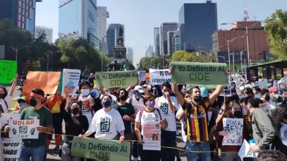 La comunidad estudiantil exige que sea removido de la dirección general del CIDE, José Antonio Romero Tellaeche La comunidad estudiantil exige que sea removido de la dirección general del CIDE, José Antonio Romero Tellaeche