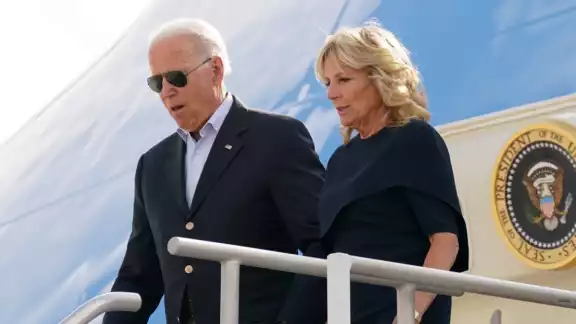 Joe Biden llega a Florida para reunirse con afectados de edificio colapsado en Miami Joe Biden llega a Florida para reunirse con afectados de edificio colapsado en Miami