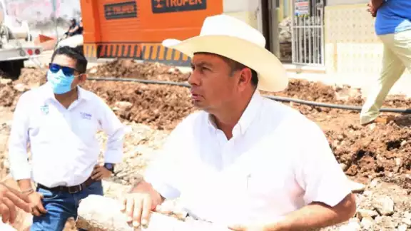 Magistrados del TEEY ordenaron al alcalde Pedro Couoh abstenerse de realizar cualquier acto de violencia política contra Neydy Puc Magistrados del TEEY ordenaron al alcalde Pedro Couoh abstenerse de realizar cualquier acto de violencia política contra Neydy Puc