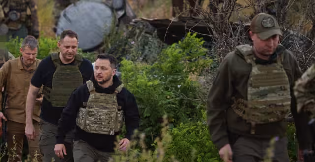 Reportan que las tropas ucranianas avanzan en el frente de Bajmut entre bombardeos rusos
