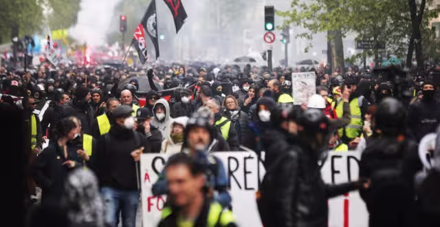 Trabajadores y activistas del mundo protestan por mejores condiciones laborales
