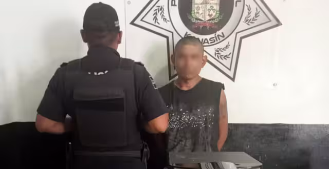 El hombre fue detenido y trasladado a la cárcel municipal