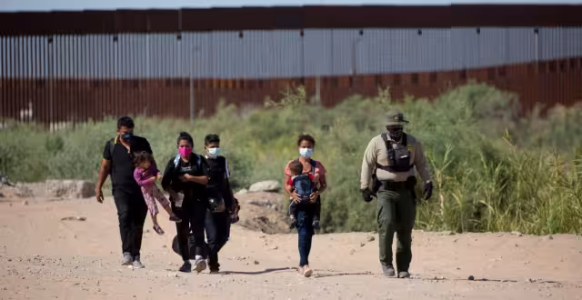 EU reporta al menos 15 mil migrantes detenidos durante los primeros tres días sin el Título 42