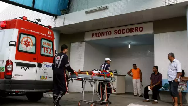 El conductor perdió el control en un trecho sinuoso de la autopista y se precipitó por un barranco en la ciudad de Sapopema.