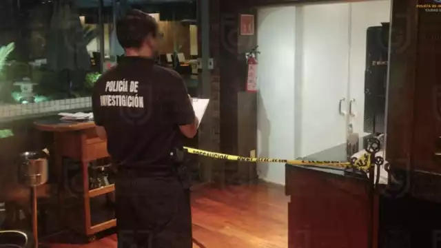 Las primeras versiones señalan que, presuntamente por una discusión, el abogado Jesús "N" asesinó a su esposa de varios disparos de arma de fuego