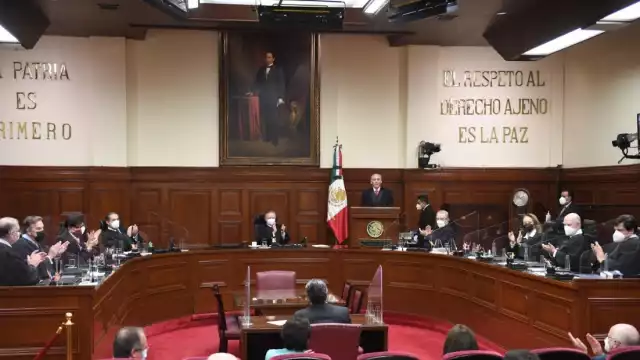 En junio, senadores promovieron la demanda contra la reforma a la Ley de Hidrocarburos, Pérez Dayán encontró que no contenía el número de firmas requerido.