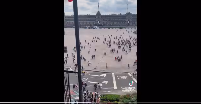 Se desata la locura en el Zócalo de la CDMX por concierto de Grupo Firme: VIDEO