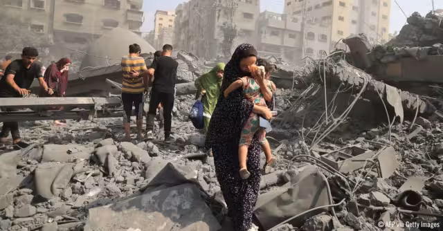 Hamas inicia liberación de rehenes tras tregua con Israel
