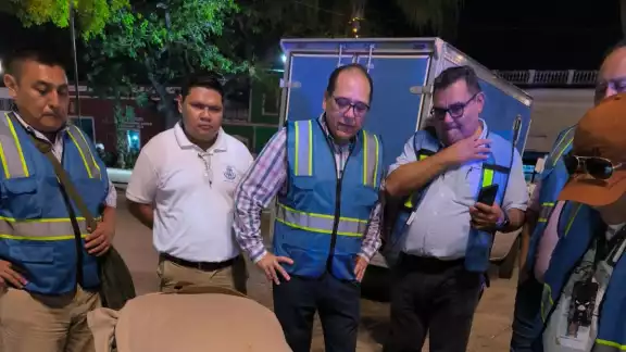Los foodtrucks se habían instalado sobre la avenida Yucatán de Mérida Los foodtrucks se habían instalado sobre la avenida Yucatán de Mérida