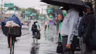 El frente frío Núm. 9 será reforzado por una nueva masa de aire frío y se desplazará sobre el Norte de la República Mexicana.