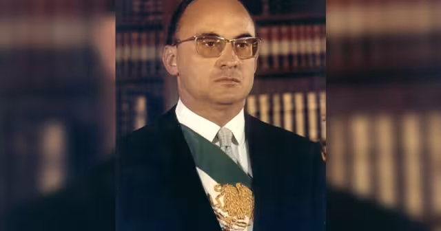 Luis Echeverría sucedió a Gustavo Díaz Ordaz como Presidente de México el 1 de diciembre de 1970