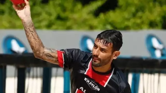 El futbolista perdió su duelo de eliminación