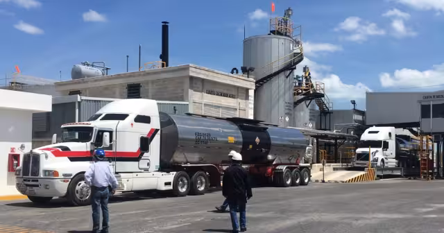 Los dos empleados lesionados fueron trasladados al IMSS de Mérida