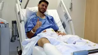 Santiago Giménez es operado con éxito: ¿llegará al Mundial 2026?