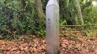 Misterioso monolito de Santes Creus tiene inscripciones egipciaa