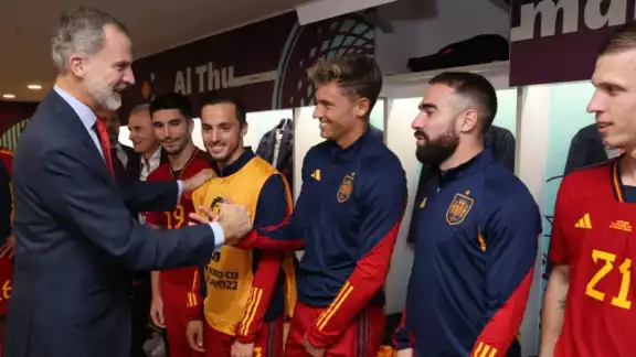 Felipe VI disfruta de la mayor goleada en un Mundial de España en el vestidor Felipe VI disfruta de la mayor goleada en un Mundial de España en el vestidor