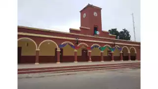 Fallas eléctricas dejan sin luz a comunidades de Bolonchén de Rejón, Hopelchén