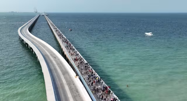 La Asipona lleva a cabo con gran éxito la Caminata Sobre el Mar 2026 del puerto de Progreso