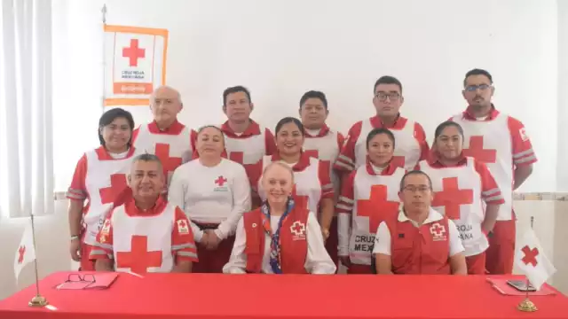 Una de las actividades que hicieron los voluntarios fue el reparto de ayuda humanitaria
