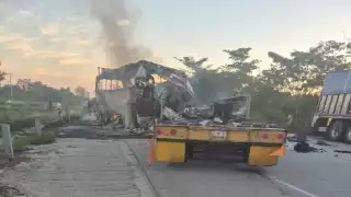 Reportan 11 sobrevivientes en trágico accidente de autobús en la Escárcega-Villahermosa 
