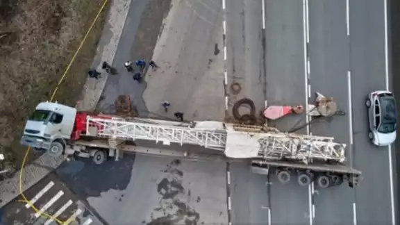 Mueren 5 personas en accidente vial de camión cargado de amoniaco en Illinois