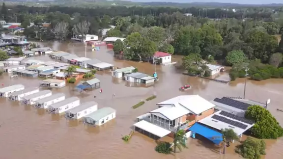 Cientos de personas fueron desalojadas de sus casas