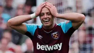 A finales de 2021 se comenzó a rumorar el posible noviazgo de Javier “Chicharito” Hernández con una mujer llamada Nicole, con la que supuestamente estuvo muy cariñoso en Beverly Hills