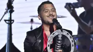 Christian Nodal presume su amor por Ángela Aguilar sin importarle Cazzu