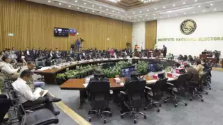 El Instituto Nacional Electoral disvute mulktas a partidos políticos por irregularidades en la pasada campaña electoral