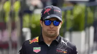 Checo Pérez compartió con sus seguidores el casco que utilizará durante el Gran Premio de Miami este fin de semana