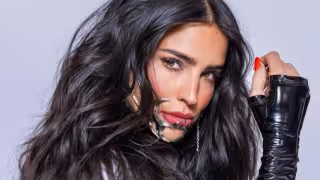 Bárbara de Regil reacciona a su error en Supernova.