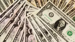 El dólar estadounidense inicia la semana con una leve depreciación en el mercado cambiario