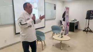 El candidato del PRIAN ha preferido refugiar su campaña en escuelas