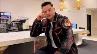 Vocalista de Los Recoditos reacciona a las acusaciones de presunta violencia.