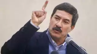 El presidente de la República aseguró que acusaciones contra Javier Corral son parte de una venganza política