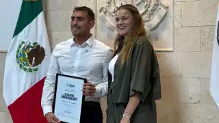 Piloto campechano recibe reconocimiento en Mérida por aterrizaje que salvó a más de 200 en Cuba